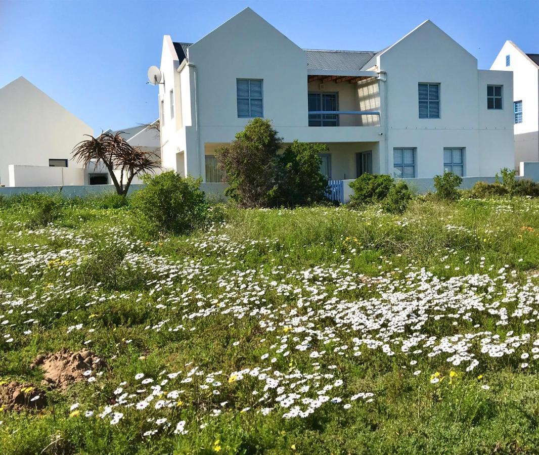 Perfect 10 - 10 To 13 Sleeper Luxury Holiday Home Breakage Deposit Of R2500 Per Weekend Lease Langebaan Exterior photo