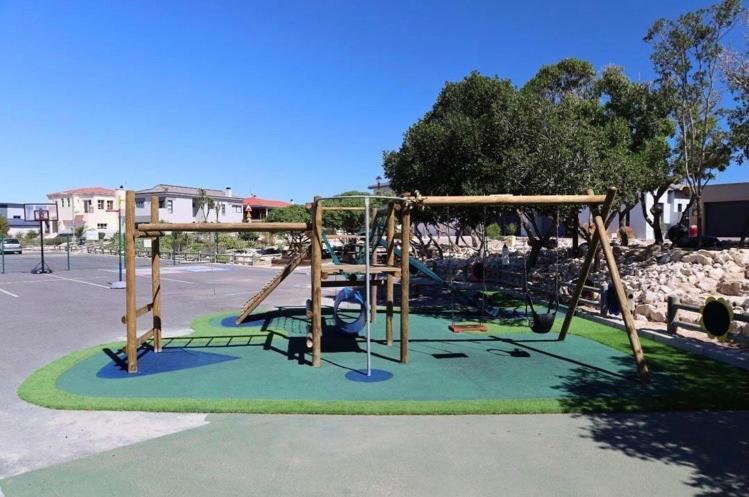 Perfect 10 - 10 To 13 Sleeper Luxury Holiday Home Breakage Deposit Of R2500 Per Weekend Lease Langebaan Exterior photo
